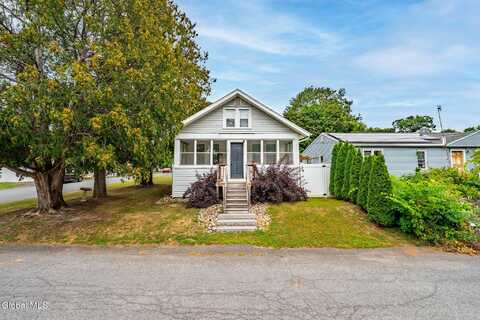 7 Oakland Street, Colonie, NY 12110