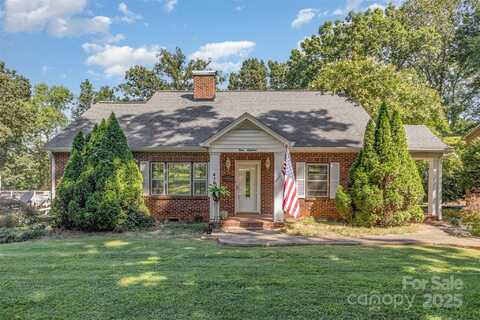 418 W 9th Street, Newton, NC 28658
