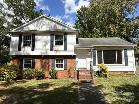 6201 Bonnybrook Lane, Charlotte, NC 28212