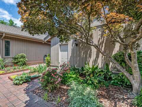 5110 Dunes Court, Charlotte, NC 28226