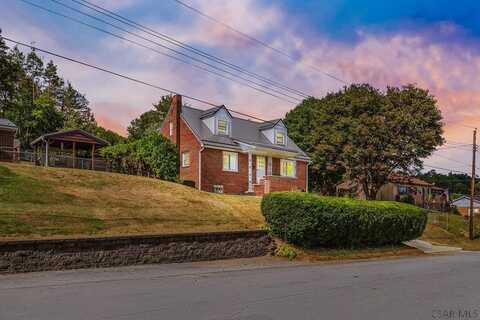 1902 Baumgardenr Ave, Windber, PA 15963