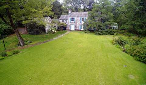 33 Peaceable Street, Redding, CT 06896