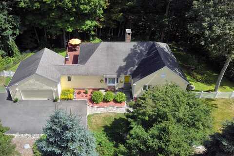 13 Country Squire Lane, Newtown, CT 06482