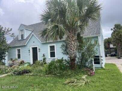 738 N Grandview Avenue, Daytona Beach, FL 32118