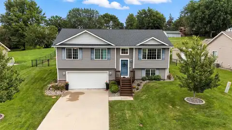 110 Rolling Vista Place, Indianola, IA 50125