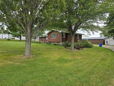 1824 W Summit Street, Winterset, IA 50273