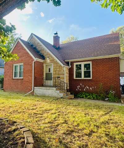 2622 Capitol Avenue, Des Moines, IA 50317