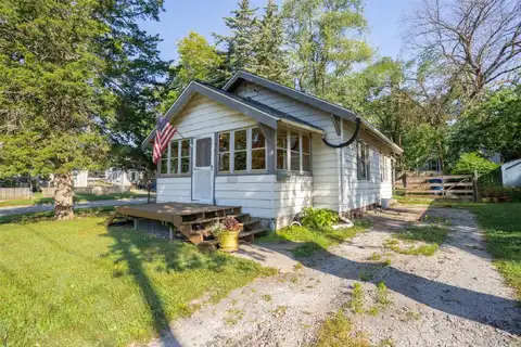 1325 Seneca Avenue, Des Moines, IA 50313