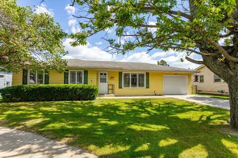 424 N 11th Street Place, Adel, IA 50003