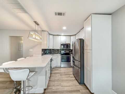1100 Shoreline Drive, Gulf Breeze, FL 32561