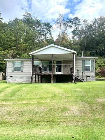 121 John Bays Branch, Auxier, KY 41602