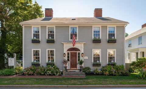 34 Mount Pleasant St, Rockport, MA 01966