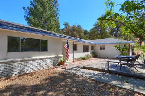 42912 Country Club Drive, Oakhurst, CA 93644