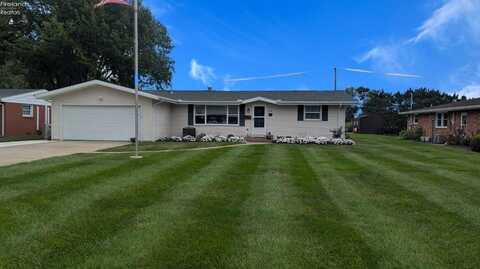 528 E 11th Street, Port Clinton, OH 43452