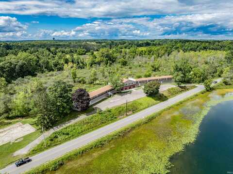 1045 S West Fox Lake Road, Angola, IN 46703