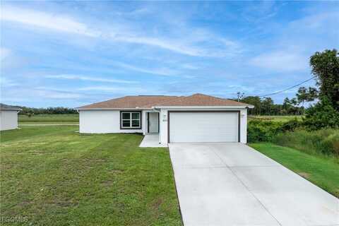 8101 N Salem Court, Labelle, FL 33935
