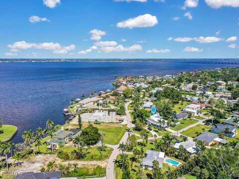 6923 Old Whiskey Creek Drive, Fort Myers, FL 33919