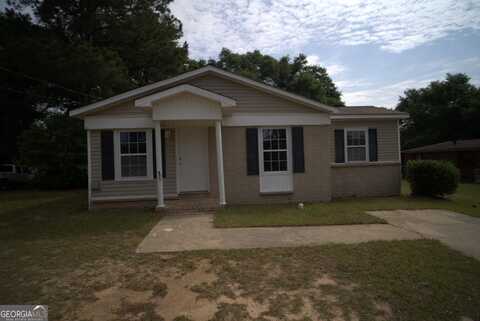 1110 Creekwood, Perry, GA 31069
