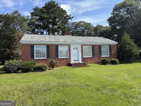 44 W Howell, Hartwell, GA 30643