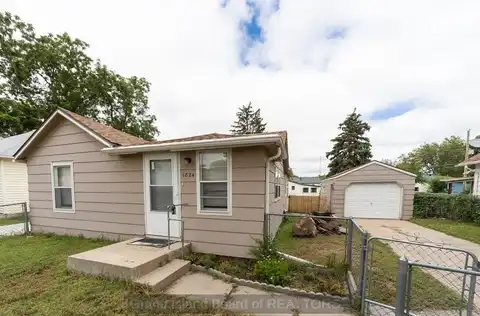 1824 W 10th St, Grand Island, NE 68803