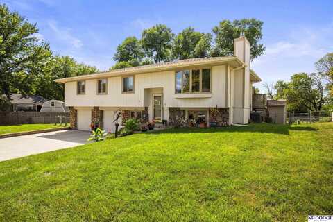 8614 S 46th Avenue, Omaha, NE 68157