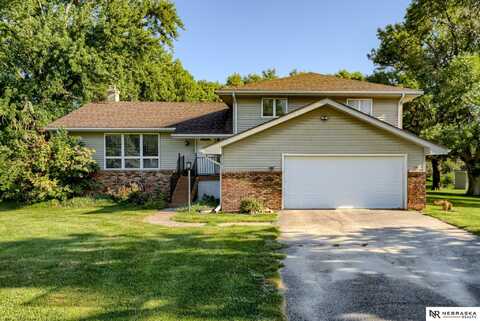 244 CONTINENTAL ESTATES Road, Wahoo, NE 68066