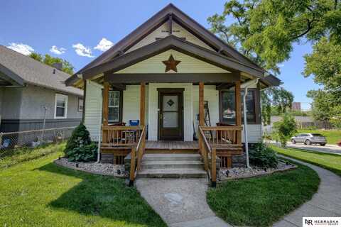 902 S 38th Avenue, Omaha, NE 68105