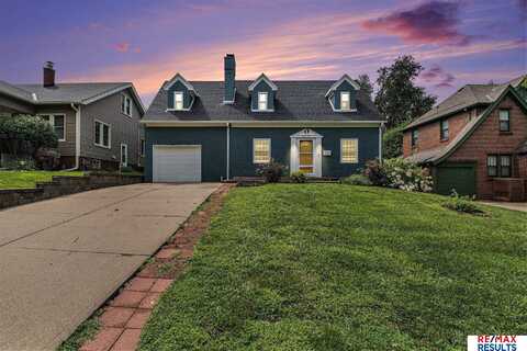 4215 Woolworth Avenue, Omaha, NE 68105