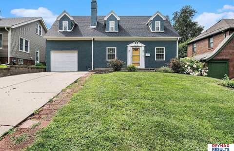 4215 Woolworth Avenue, Omaha, NE 68105