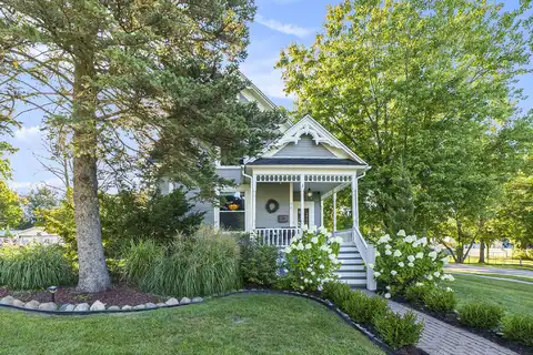 421 S Walnut Street, Howell, MI 48843