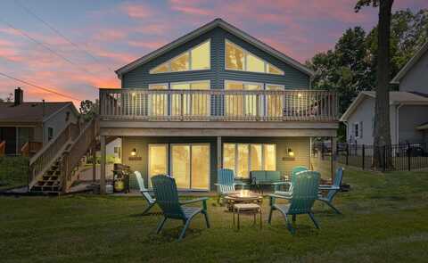 7835 Forest Beach Road, Watervliet, MI 49098