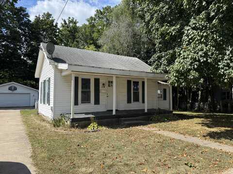 15 Arnold Street, Quincy, MI 49082