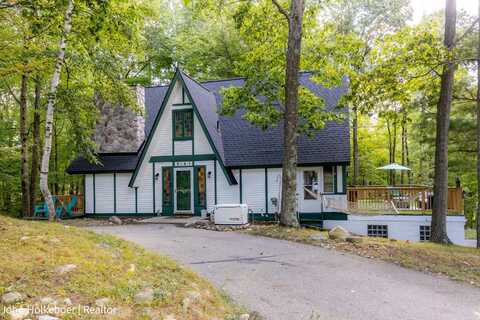 9141 Golf Port Drive N, Stanwood, MI 49346