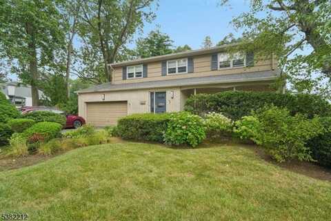 33 Macarthur Dr, Clifton, NJ 07013
