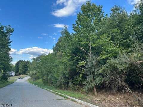 34 Holland Cir, Sparta, NJ 07871