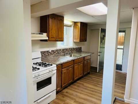 30 Andrea Dr, Vernon, NJ 07462