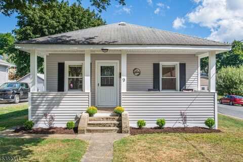 9 Wausau St, Ogdensburg, NJ 07439