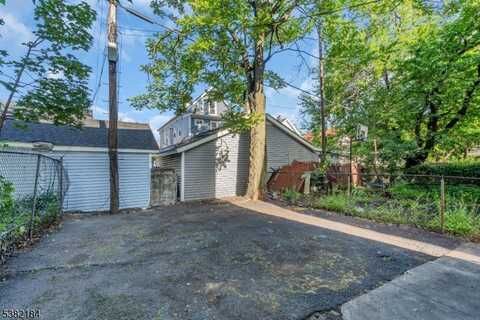 937 Grove St, Irvington, NJ 07111