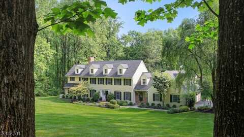108 Crest Dr, Bernardsville, NJ 07924
