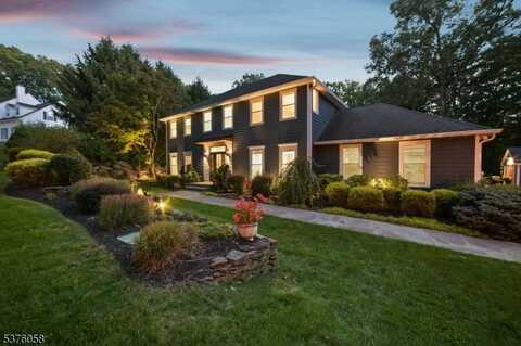 5 Pillar Dr, Rockaway, NJ 07866