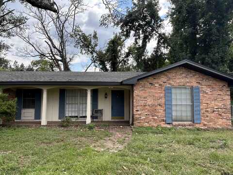 607 E North, Lindale, TX 75771