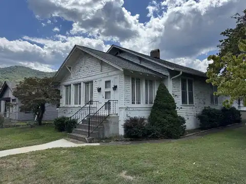 110 Greenbrier Dr, Hinton, WV 25951