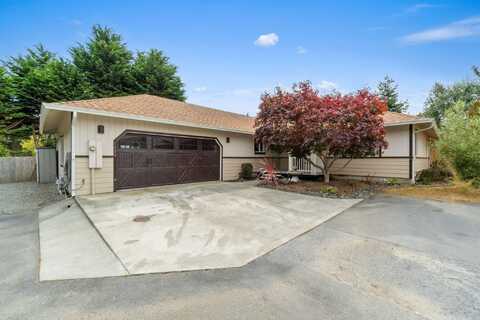 1682 Darren Allen Lane, McKinleyville, CA 95519