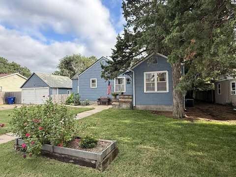 317 W Ruth St, Moundridge, KS 67107