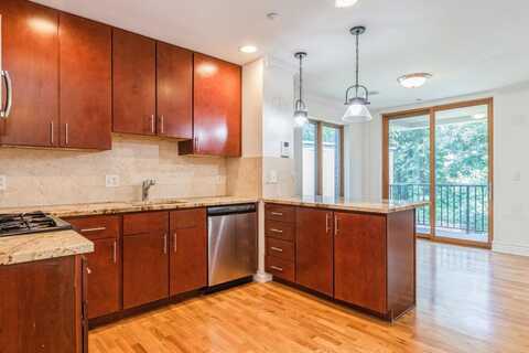 17 MEADOW RD, Rutherford, NJ 07070