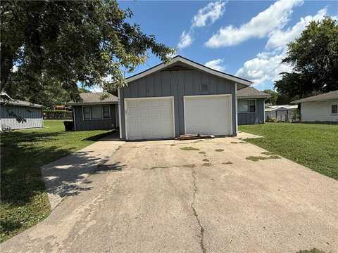 620-622 N 13th Terrace, Leavenworth, KS 66048