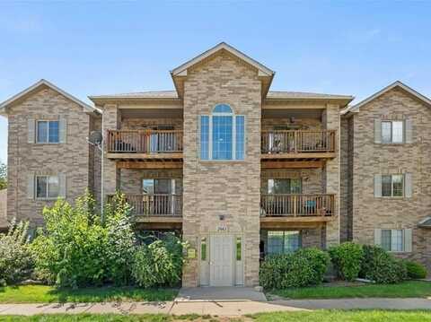 2861 Coral Ct, Coralville, IA 52241
