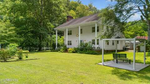 1139 Glades Rd, Gatlinburg, TN 37738