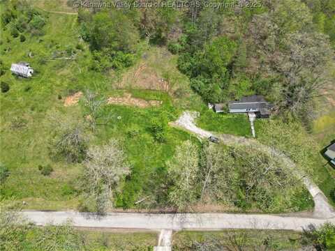 1006 Cow Creek Road, Hurricane, WV 25526