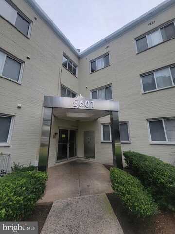 5601 PARKER HOUSE TER #106, HYATTSVILLE, MD 20782